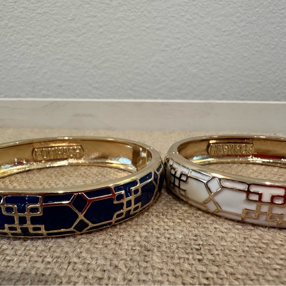 Fornash, (2) vintage style costume jewelry, gold/white  and gold/blue bracelets - Picture 6 of 8
